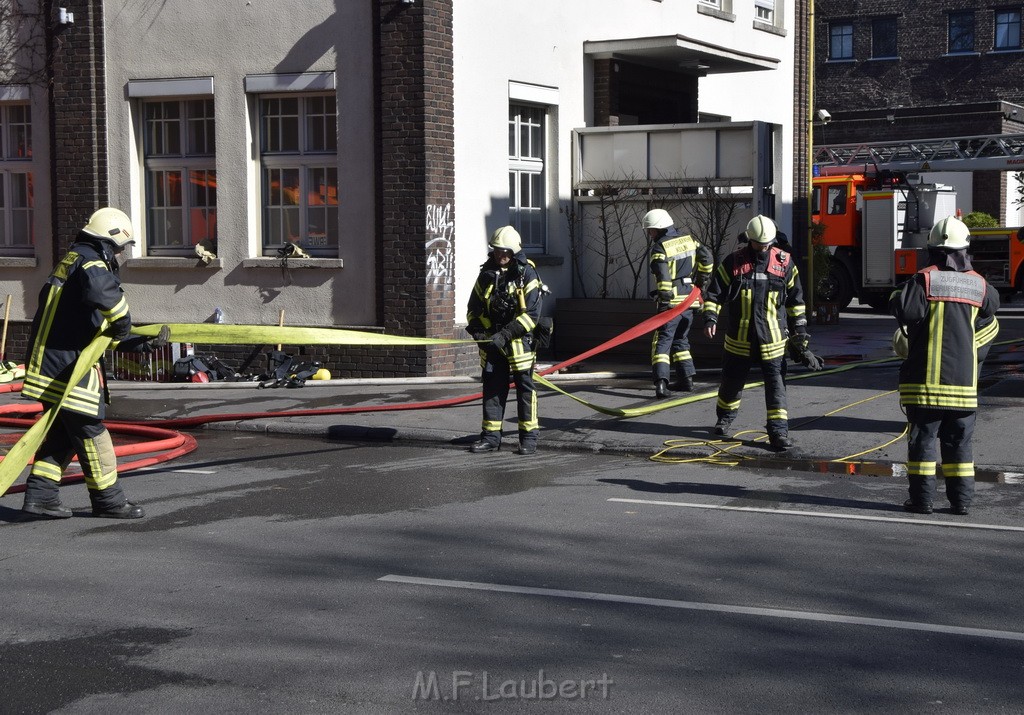 Feuer 4 Koeln Muelheim Deutz Muelheimerstr P461.JPG - Miklos Laubert